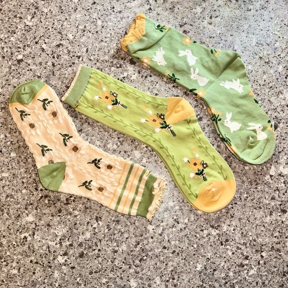 ;) Accessories - Green and Cream Floral Patterned l Romantic Textured Sock Set (Set of 2) ⭐